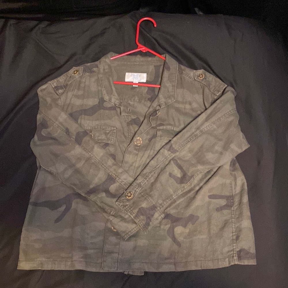 worn a few times. In great shape